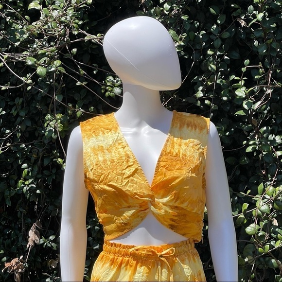 💋NWT House Of Harlow x Sophia Richie Golden Tie Dye Short & Crop Top Set - Picture 4 of 16